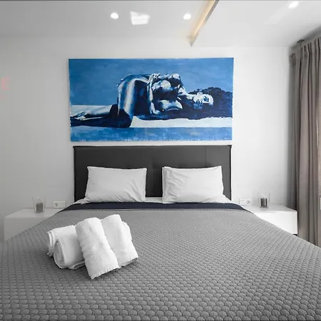 The One, Nilie Hospitality Mgmt Lejlighed